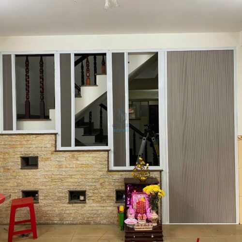 Lắp Vách Cửa Xếp Tổ Ong Trên Bậc Cầu Thang - Ảnh 4